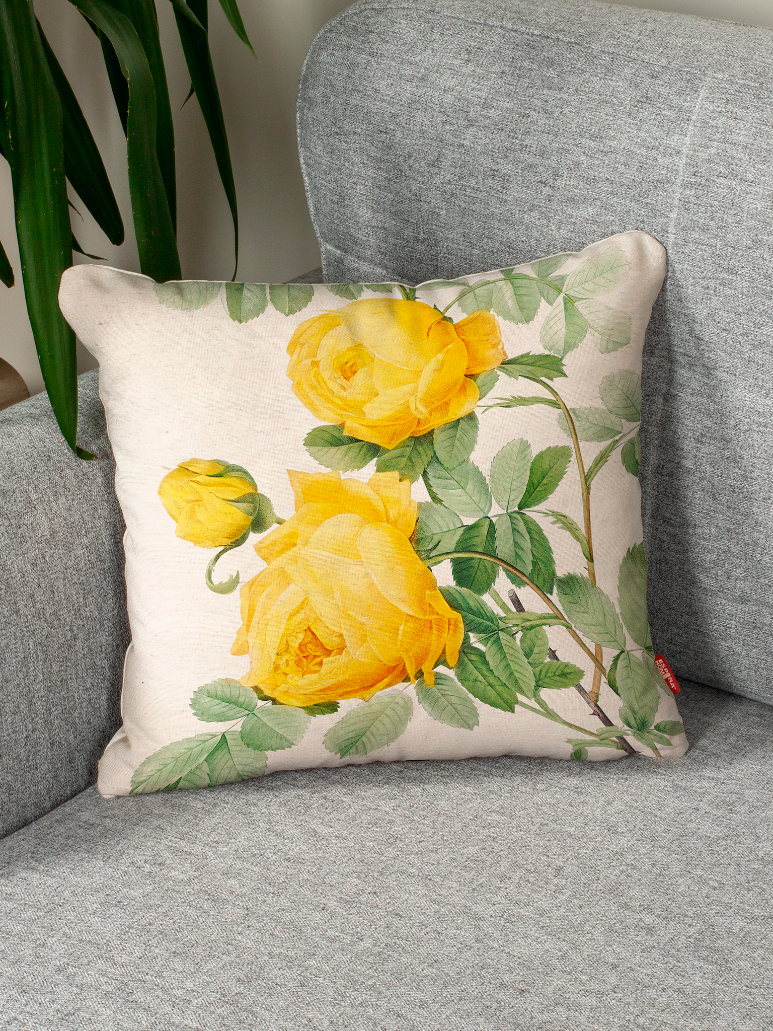 Декоративная подушка на диван • Deco / Деко •  Роза желтая 45 х 45 см