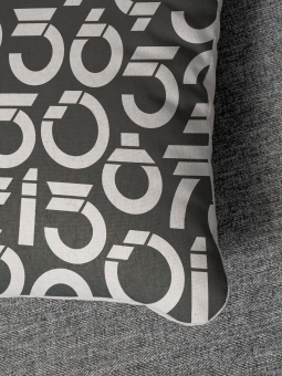 Декоративная подушка на диван • Deco / Деко •  Цифры 45 х 45 см